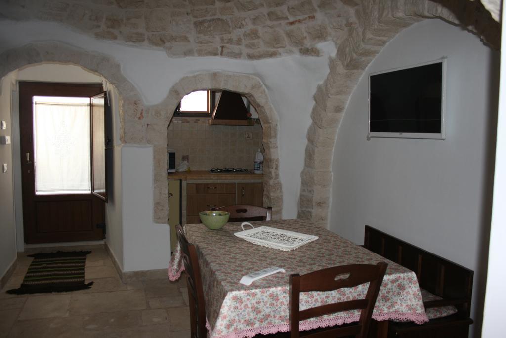 アルベロベッロ Trullo Relaxヴィラ エクステリア 写真