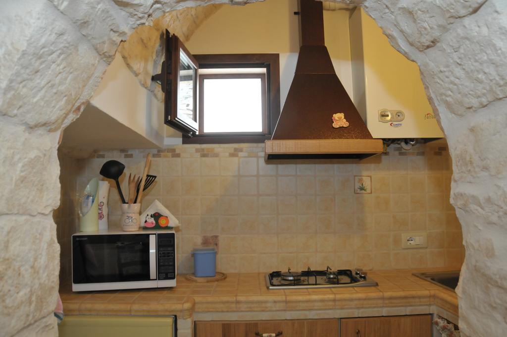 アルベロベッロ Trullo Relaxヴィラ エクステリア 写真